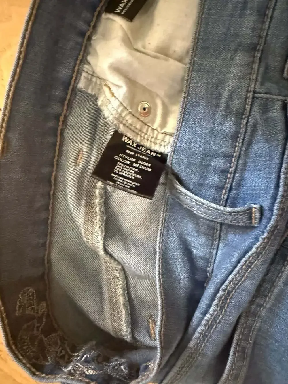 Wax Jean Women's Style 90024 Medium Wash Distressed Skinny Jeans Size 3